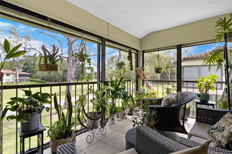 Image 25 of 32 For 21662 Arriba Real  44h