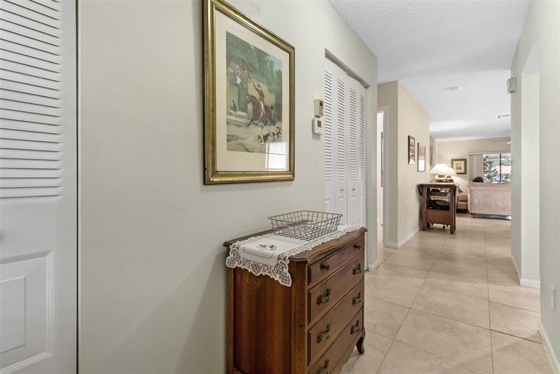 Image 3 of 32 For 21662 Arriba Real  44h