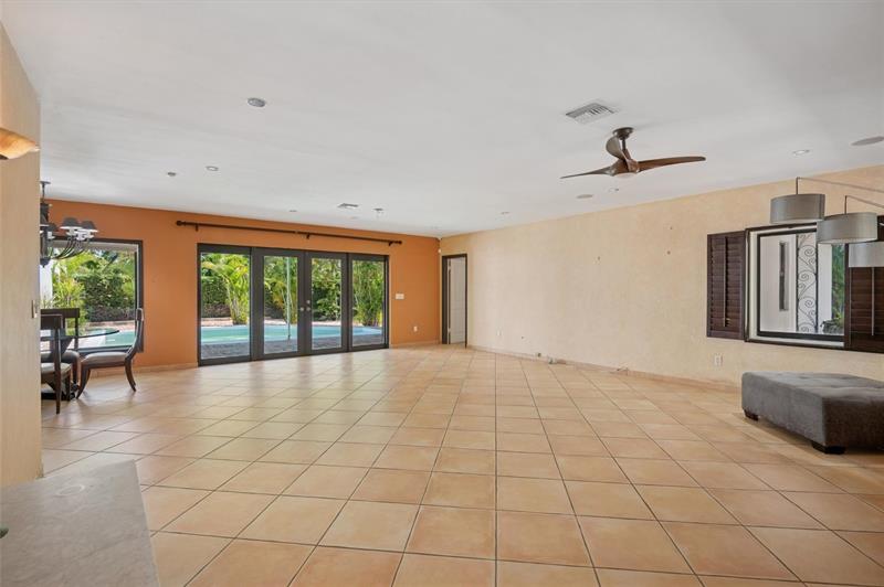 Image 10 of 35 For 10115 Biscayne Blvd