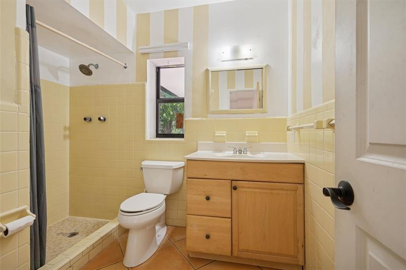 Image 12 of 35 For 10115 Biscayne Blvd
