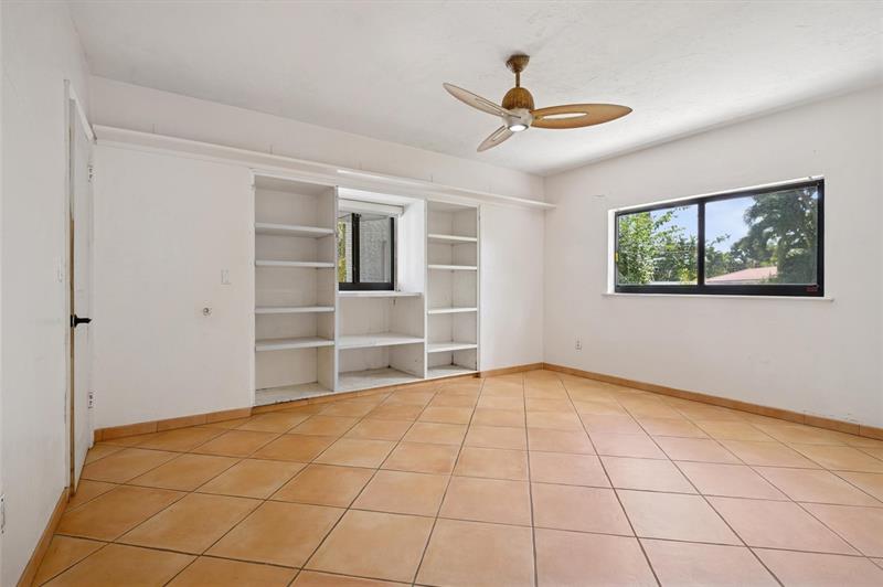 Image 15 of 35 For 10115 Biscayne Blvd