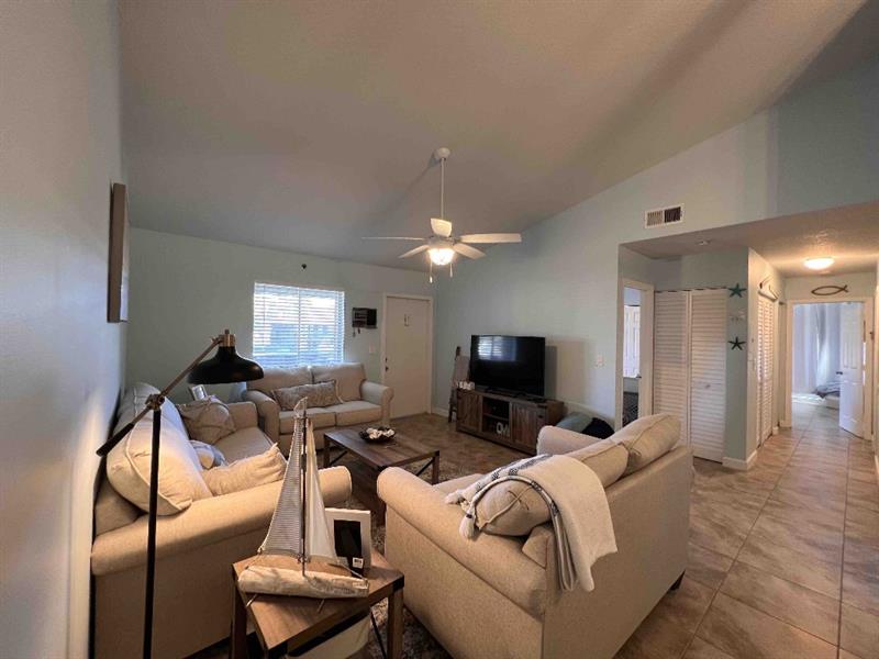Image 4 of 15 For 6272 Chasewood Dr  E