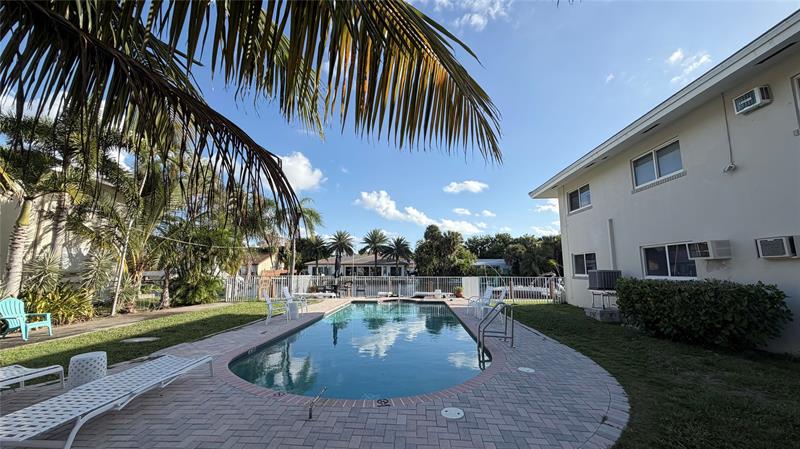 Image 10 of 21 For 2850 30th St  1