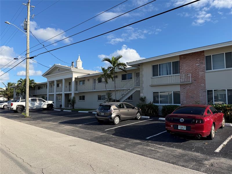 Image 17 of 21 For 2850 30th St  1