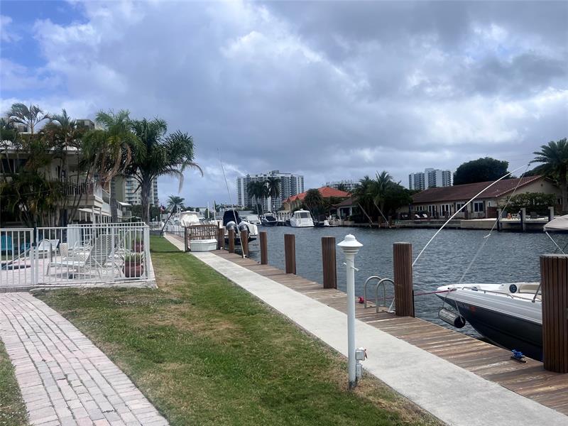 Image 3 of 21 For 2850 30th St  1