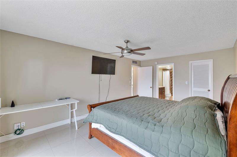 Image 11 of 13 For 4154 90th Ave  201