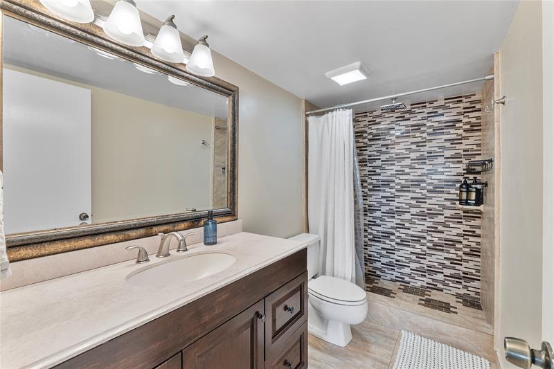 Image 8 of 13 For 4154 90th Ave  201