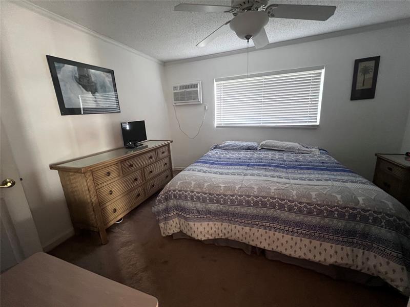 Image 5 of 11 For 2850 30th St 2