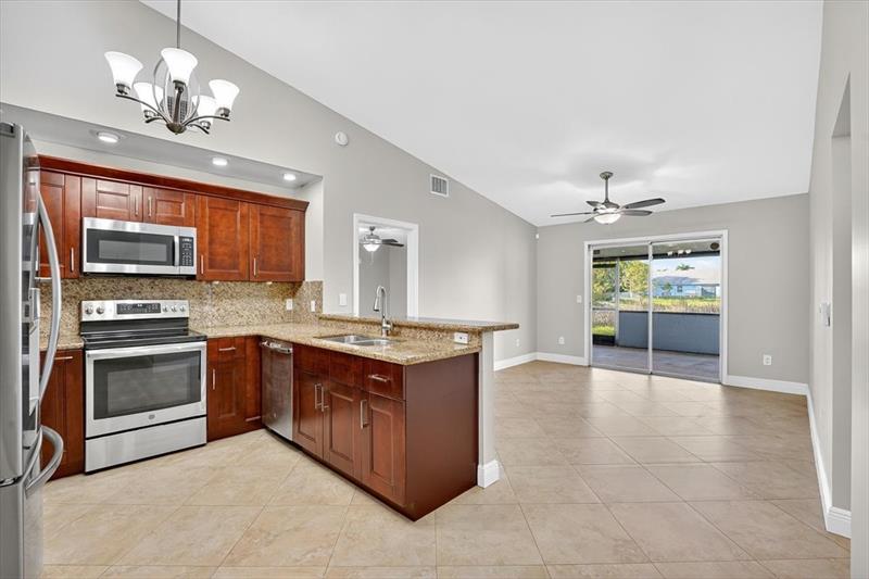 Image 11 of 32 For 7867 Ridgewood Dr