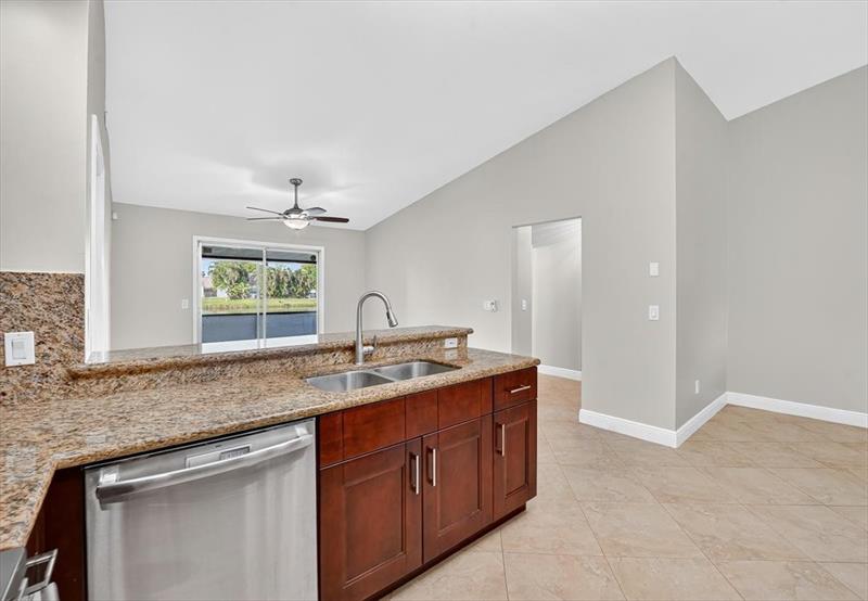 Image 12 of 32 For 7867 Ridgewood Dr