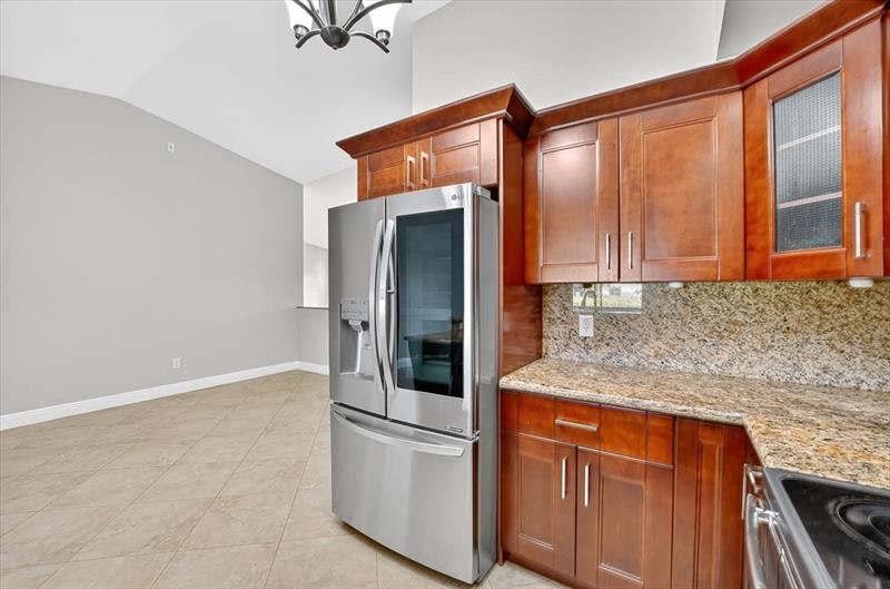 Image 14 of 32 For 7867 Ridgewood Dr