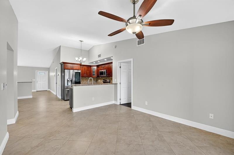 Image 15 of 32 For 7867 Ridgewood Dr