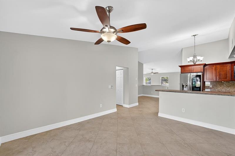 Image 16 of 32 For 7867 Ridgewood Dr