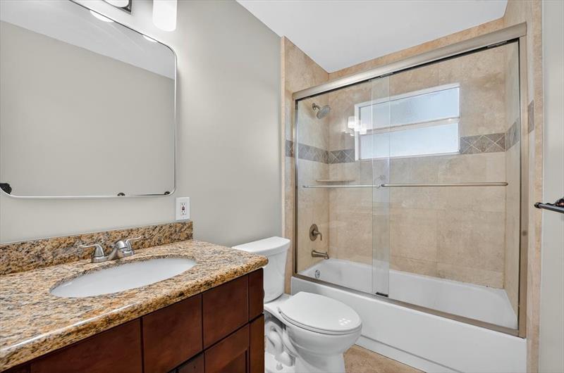 Image 18 of 32 For 7867 Ridgewood Dr