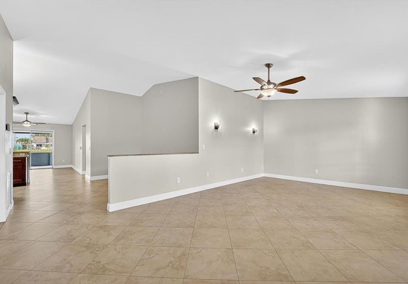 Image 5 of 32 For 7867 Ridgewood Dr