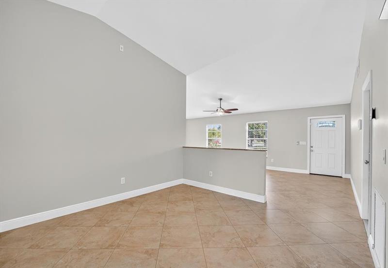 Image 8 of 32 For 7867 Ridgewood Dr