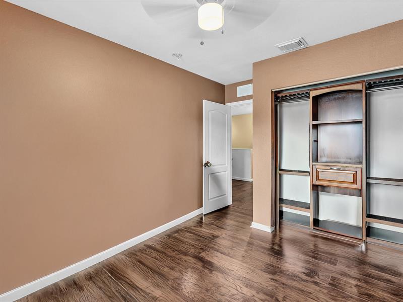 Image 11 of 18 For 21421 13th Ct  211