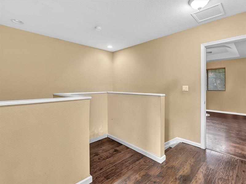 Image 12 of 18 For 21421 13th Ct  211