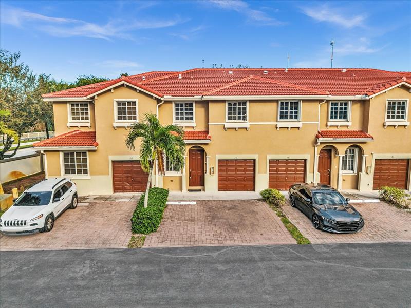 Image 18 of 18 For 21421 13th Ct  211