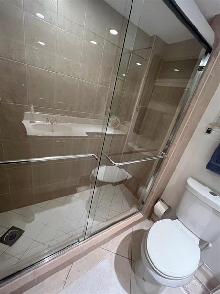 Image 12 of 43 For 333 21st Ave  1522