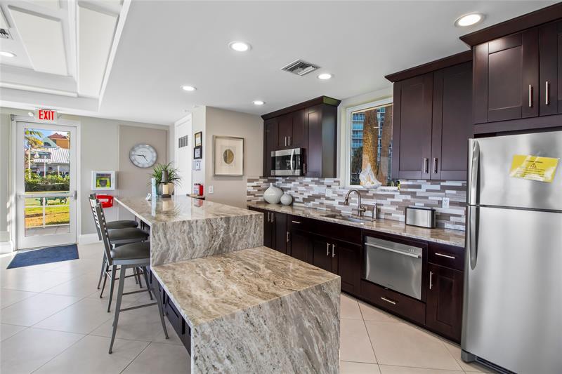 Image 23 of 43 For 333 21st Ave  1522