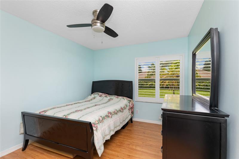 Image 49 of 67 For 1400 102nd Dr