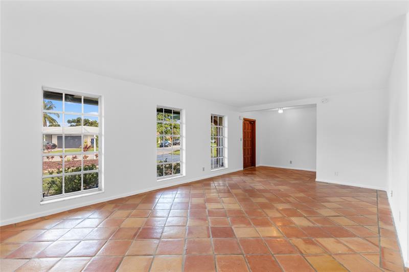 Image 18 of 48 For 11862 25th Ct