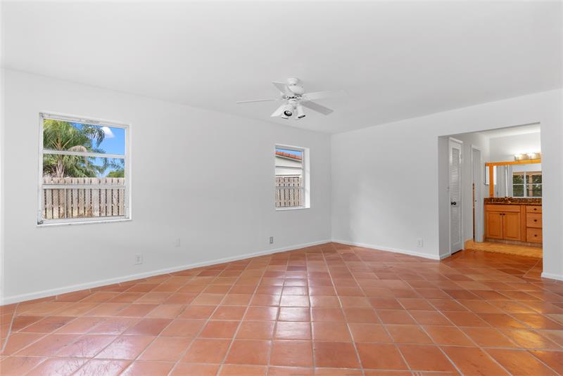 Image 19 of 48 For 11862 25th Ct