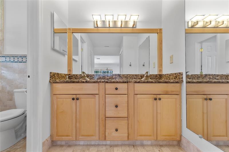 Image 21 of 48 For 11862 25th Ct