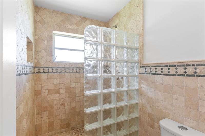 Image 22 of 48 For 11862 25th Ct