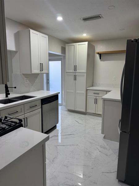 Image 21 of 36 For 2477 84th Way