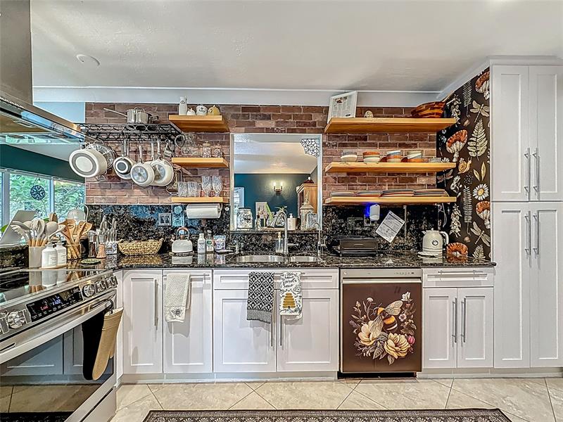 Image 10 of 51 For 3326 19 St  