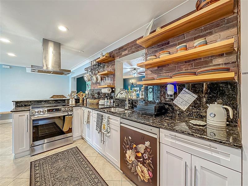 Image 11 of 51 For 3326 19 St  