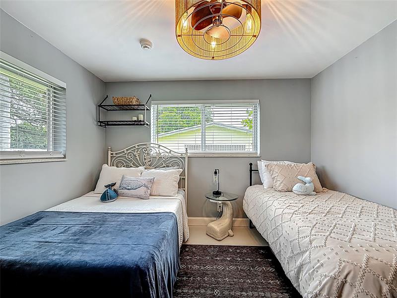 Image 24 of 51 For 3326 19 St  