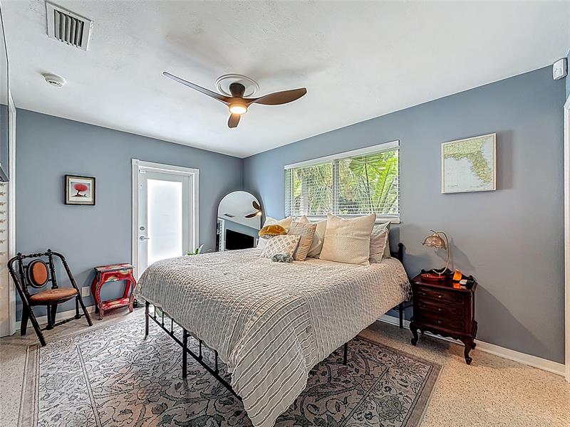 Image 26 of 51 For 3326 19 St  