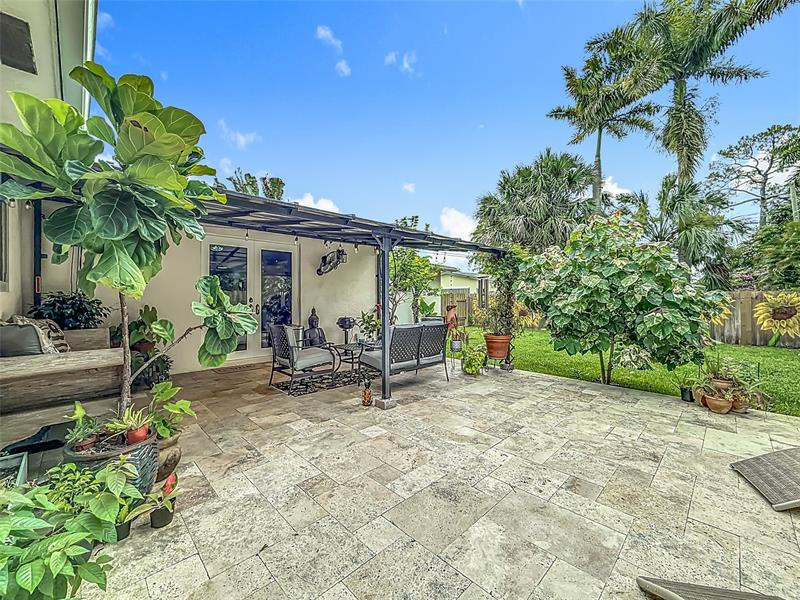 Image 34 of 51 For 3326 19 St  