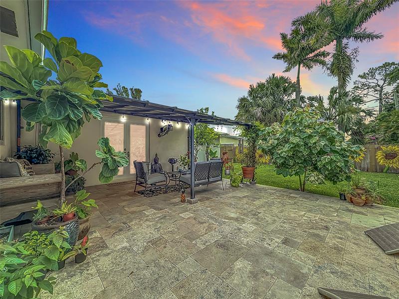 Image 36 of 51 For 3326 19 St  