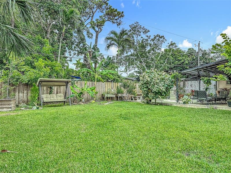 Image 38 of 51 For 3326 19 St  