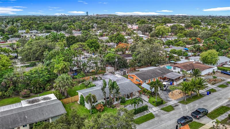 Image 39 of 51 For 3326 19 St  