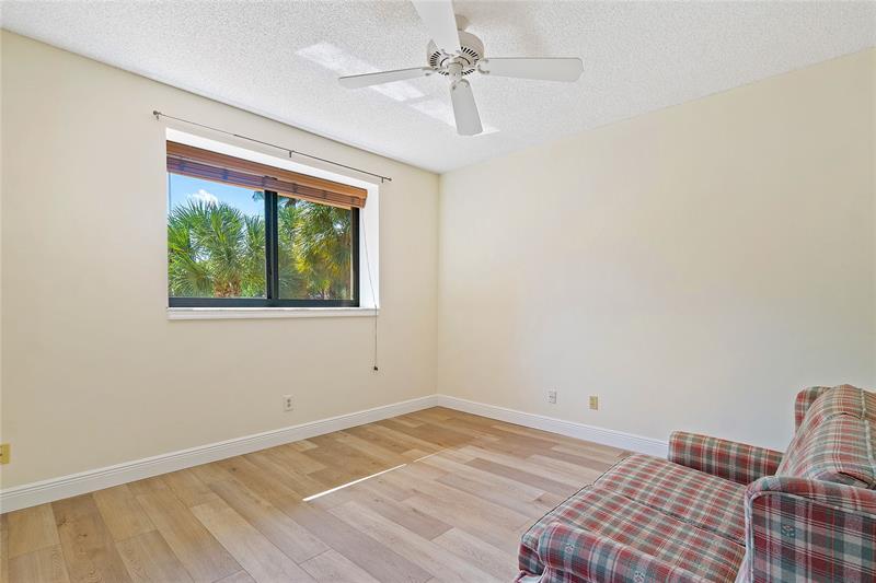 Image 17 of 25 For 302 Sea Oats Dr  H