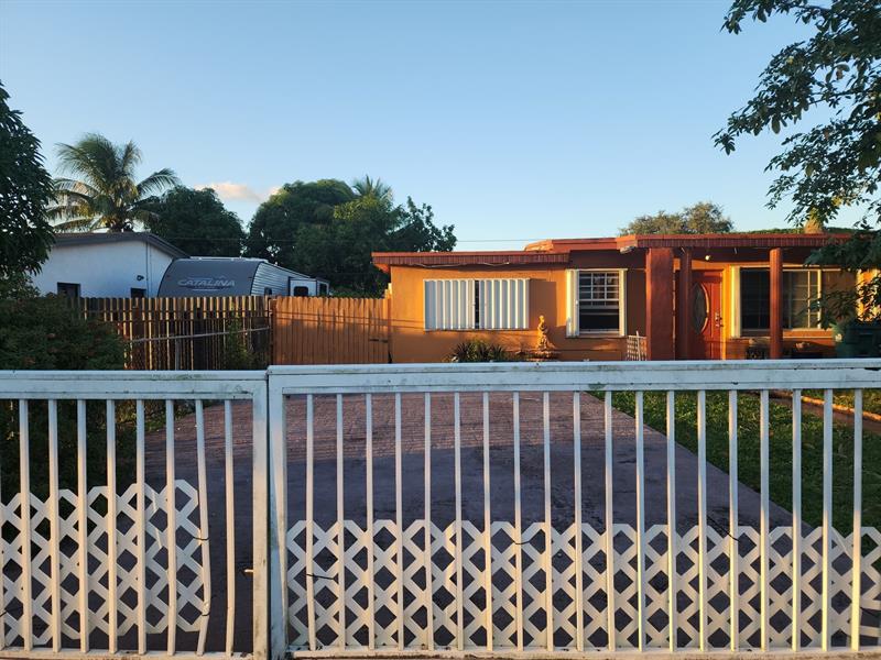 Details for 2445 159  , Miami Gardens, FL 33054