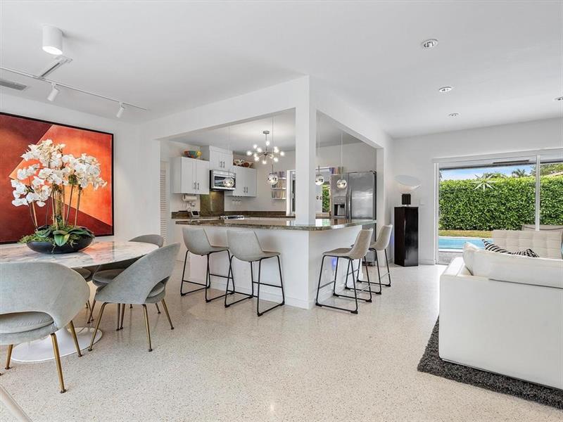 Image 14 of 53 For 5720 19th Ave