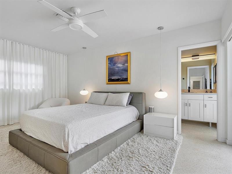 Image 21 of 53 For 5720 19th Ave