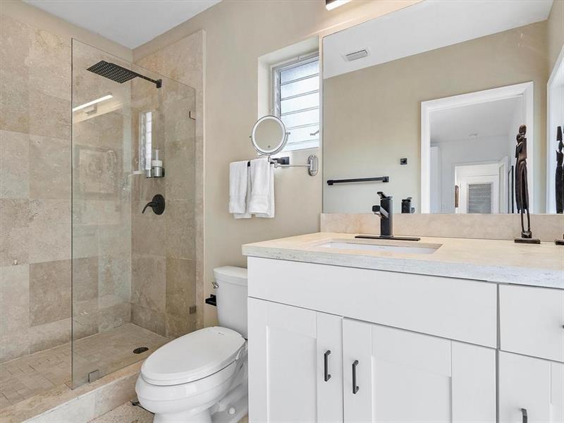 Image 25 of 53 For 5720 19th Ave