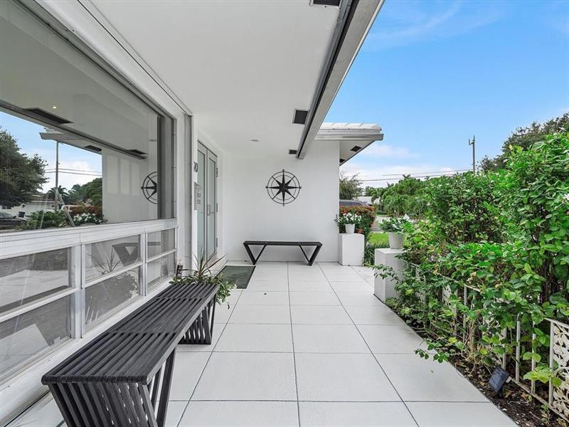 Image 9 of 53 For 5720 19th Ave