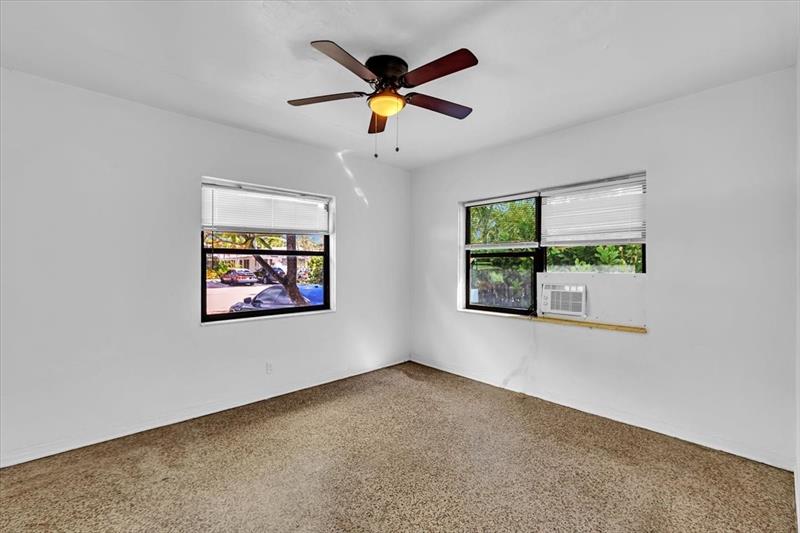 Image 14 of 41 For 560 15th Ave