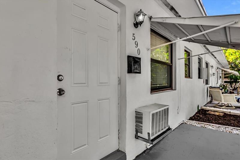 Image 17 of 41 For 560 15th Ave