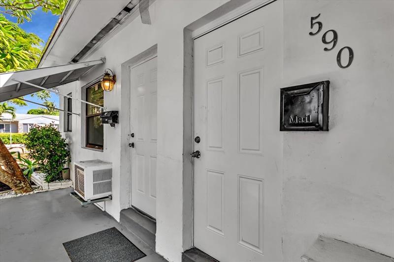 Image 18 of 41 For 560 15th Ave