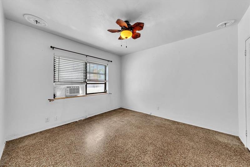 Image 26 of 41 For 560 15th Ave