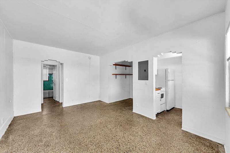 Image 32 of 41 For 560 15th Ave